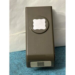 Stampin' Up! Decorative scallop Label Punch